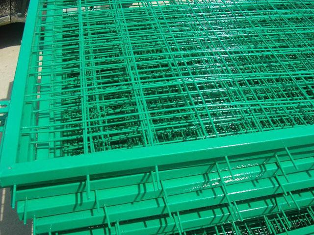 框架護(hù)欄網(wǎng)