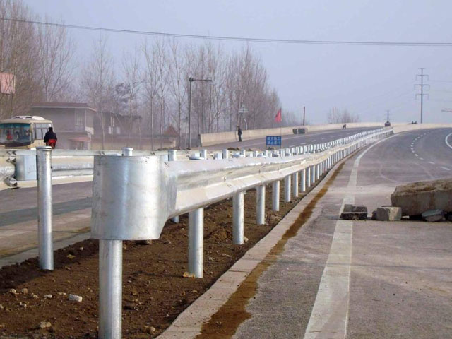 海南分隔帶護欄板