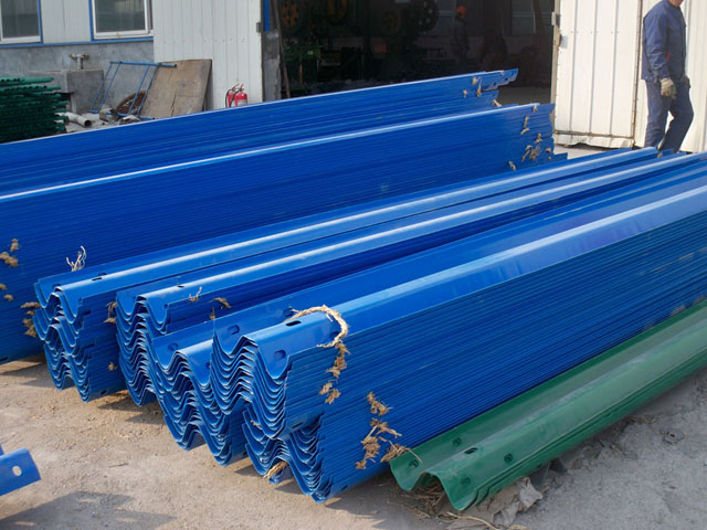 海南噴塑護欄板