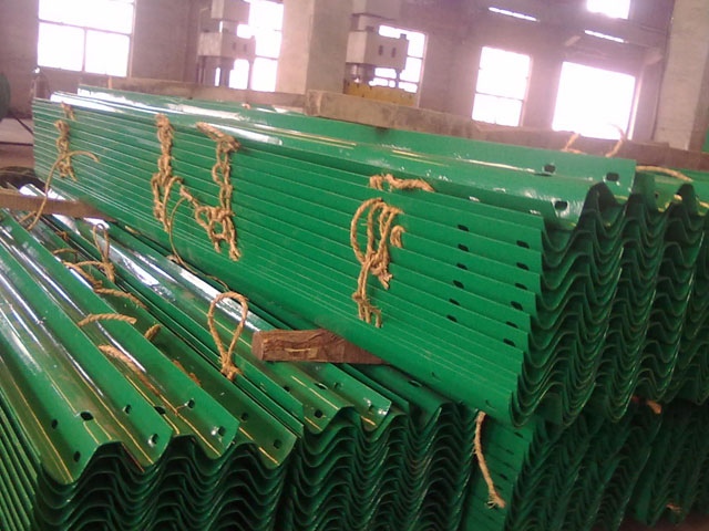 海南噴塑護欄板