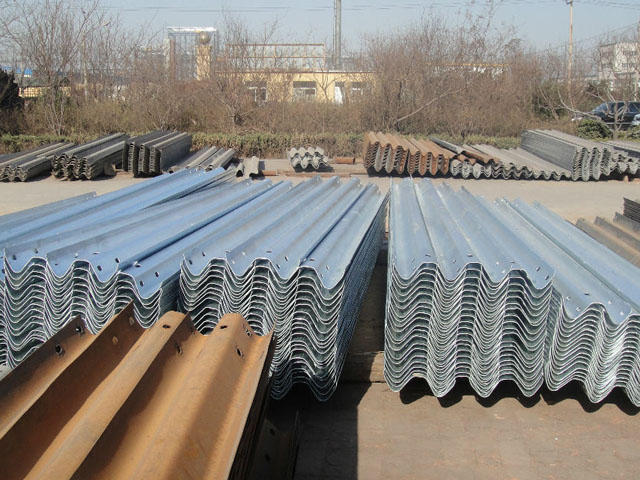 貴州三波護(hù)欄板