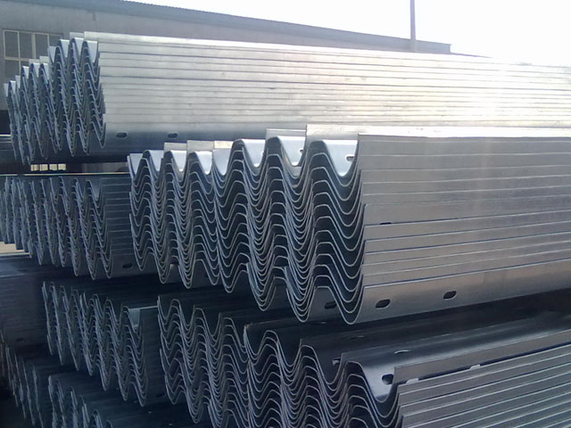 貴州三波護(hù)欄板