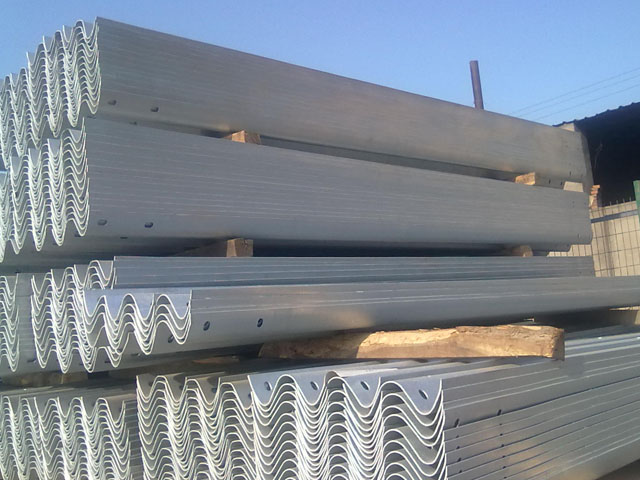 貴州三波護(hù)欄板